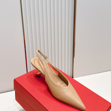 Ferragamo 菲拉格慕 26 S金属高跟凉拖鞋系列尖头后空新任设计师的灵感之作 流线型金属跟原版私 Ferragamo 菲拉格慕 26 S金属高跟凉拖鞋系列尖头后空新任设计师的灵感之作 流线型金属跟原版私