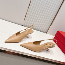 Ferragamo 菲拉格慕 26 S金属高跟凉拖鞋系列尖头后空新任设计师的灵感之作 流线型金属跟原版私 Ferragamo 菲拉格慕 26 S金属高跟凉拖鞋系列尖头后空新任设计师的灵感之作 流线型金属跟原版私