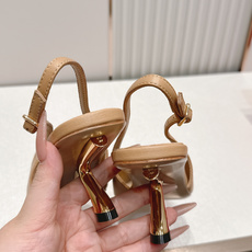 Ferragamo 菲拉格慕 26 S金属高跟凉拖鞋系列尖头后空新任设计师的灵感之作 流线型金属跟原版私 Ferragamo 菲拉格慕 26 S金属高跟凉拖鞋系列尖头后空新任设计师的灵感之作 流线型金属跟原版私