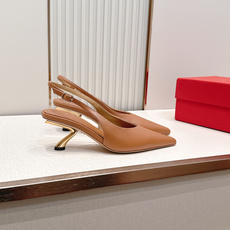 Ferragamo 菲拉格慕 26 S金属高跟凉拖鞋系列尖头后空新任设计师的灵感之作 流线型金属跟原版私 Ferragamo 菲拉格慕 26 S金属高跟凉拖鞋系列尖头后空新任设计师的灵感之作 流线型金属跟原版私