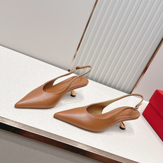 Ferragamo 菲拉格慕 26 S金属高跟凉拖鞋系列尖头后空新任设计师的灵感之作 流线型金属跟原版私 Ferragamo 菲拉格慕 26 S金属高跟凉拖鞋系列尖头后空新任设计师的灵感之作 流线型金属跟原版私
