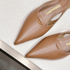 Ferragamo 菲拉格慕 26 S金属高跟凉拖鞋系列尖头后空新任设计师的灵感之作 流线型金属跟原版私 Ferragamo 菲拉格慕 26 S金属高跟凉拖鞋系列尖头后空新任设计师的灵感之作 流线型金属跟原版私