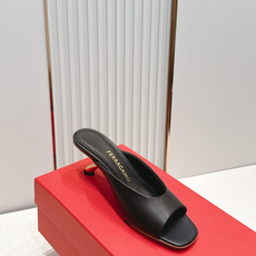 Ferragamo 菲拉格慕 26 S金属高跟凉拖鞋系列鱼嘴拖鞋 新任设计师的灵感之作 流线型金属跟原版 Ferragamo 菲拉格慕 26 S金属高跟凉拖鞋系列鱼嘴拖鞋 新任设计师的灵感之作 流线型金属跟原版
