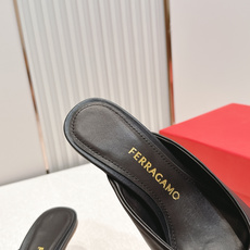 Ferragamo 菲拉格慕 26 S金属高跟凉拖鞋系列鱼嘴拖鞋 新任设计师的灵感之作 流线型金属跟原版 Ferragamo 菲拉格慕 26 S金属高跟凉拖鞋系列鱼嘴拖鞋 新任设计师的灵感之作 流线型金属跟原版