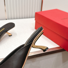 Ferragamo 菲拉格慕 26 S金属高跟凉拖鞋系列鱼嘴拖鞋 新任设计师的灵感之作 流线型金属跟原版 Ferragamo 菲拉格慕 26 S金属高跟凉拖鞋系列鱼嘴拖鞋 新任设计师的灵感之作 流线型金属跟原版