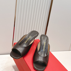 Ferragamo 菲拉格慕 26 S金属高跟凉拖鞋系列鱼嘴拖鞋 新任设计师的灵感之作 流线型金属跟原版 Ferragamo 菲拉格慕 26 S金属高跟凉拖鞋系列鱼嘴拖鞋 新任设计师的灵感之作 流线型金属跟原版