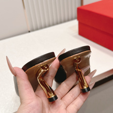 Ferragamo 菲拉格慕 26 S金属高跟凉拖鞋系列鱼嘴拖鞋 新任设计师的灵感之作 流线型金属跟原版 Ferragamo 菲拉格慕 26 S金属高跟凉拖鞋系列鱼嘴拖鞋 新任设计师的灵感之作 流线型金属跟原版
