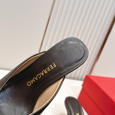 Ferragamo 菲拉格慕 26 S金属高跟凉拖鞋系列鱼嘴拖鞋 新任设计师的灵感之作 流线型金属跟原版 Ferragamo 菲拉格慕 26 S金属高跟凉拖鞋系列鱼嘴拖鞋 新任设计师的灵感之作 流线型金属跟原版