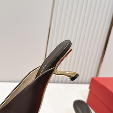 Ferragamo 菲拉格慕 26 S金属高跟凉拖鞋系列鱼嘴拖鞋 新任设计师的灵感之作 流线型金属跟原版 Ferragamo 菲拉格慕 26 S金属高跟凉拖鞋系列鱼嘴拖鞋 新任设计师的灵感之作 流线型金属跟原版