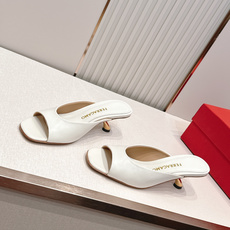 Ferragamo 菲拉格慕 26 S金属高跟凉拖鞋系列鱼嘴拖鞋 新任设计师的灵感之作 流线型金属跟原版 Ferragamo 菲拉格慕 26 S金属高跟凉拖鞋系列鱼嘴拖鞋 新任设计师的灵感之作 流线型金属跟原版