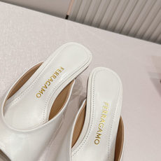 Ferragamo 菲拉格慕 26 S金属高跟凉拖鞋系列鱼嘴拖鞋 新任设计师的灵感之作 流线型金属跟原版 Ferragamo 菲拉格慕 26 S金属高跟凉拖鞋系列鱼嘴拖鞋 新任设计师的灵感之作 流线型金属跟原版