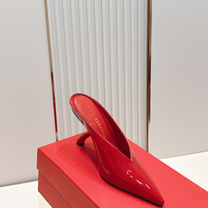 Ferragamo 菲拉格慕 26 S金属高跟凉拖鞋系列尖头高跟半拖尖头后空新任设计师的灵感之作 流线型 Ferragamo 菲拉格慕 26 S金属高跟凉拖鞋系列尖头高跟半拖尖头后空新任设计师的灵感之作 流线型