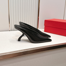 Ferragamo 菲拉格慕 26 S金属高跟凉拖鞋系列尖头高跟半拖尖头后空新任设计师的灵感之作 流线型 Ferragamo 菲拉格慕 26 S金属高跟凉拖鞋系列尖头高跟半拖尖头后空新任设计师的灵感之作 流线型