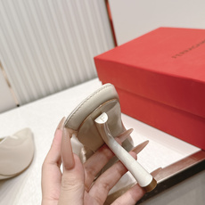 Ferragamo 菲拉格慕 26 S金属高跟凉拖鞋系列尖头高跟半拖尖头后空新任设计师的灵感之作 流线型 Ferragamo 菲拉格慕 26 S金属高跟凉拖鞋系列尖头高跟半拖尖头后空新任设计师的灵感之作 流线型