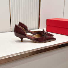 FERRAGAMO菲拉格慕🔳𝟐𝟔𝐀𝐖春夏新品蝴蝶结猫跟中空单鞋凉鞋|优雅通勤诗篇!利落尖头勾勒精致柔雅线 FERRAGAMO菲拉格慕🔳𝟐𝟔𝐀𝐖春夏新品蝴蝶结猫跟中空单鞋凉鞋|优雅通勤诗篇!利落尖头勾勒精致柔雅线
