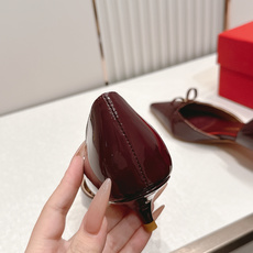 FERRAGAMO菲拉格慕🔳𝟐𝟔𝐀𝐖春夏新品蝴蝶结猫跟中空单鞋凉鞋|优雅通勤诗篇!利落尖头勾勒精致柔雅线 FERRAGAMO菲拉格慕🔳𝟐𝟔𝐀𝐖春夏新品蝴蝶结猫跟中空单鞋凉鞋|优雅通勤诗篇!利落尖头勾勒精致柔雅线