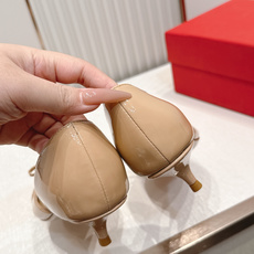 FERRAGAMO菲拉格慕🔳𝟐𝟔𝐀𝐖春夏新品蝴蝶结猫跟中空单鞋凉鞋|优雅通勤诗篇!利落尖头勾勒精致柔雅线 FERRAGAMO菲拉格慕🔳𝟐𝟔𝐀𝐖春夏新品蝴蝶结猫跟中空单鞋凉鞋|优雅通勤诗篇!利落尖头勾勒精致柔雅线