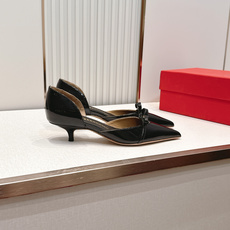 FERRAGAMO菲拉格慕🔳𝟐𝟔𝐀𝐖春夏新品蝴蝶结猫跟中空单鞋凉鞋|优雅通勤诗篇!利落尖头勾勒精致柔雅线 FERRAGAMO菲拉格慕🔳𝟐𝟔𝐀𝐖春夏新品蝴蝶结猫跟中空单鞋凉鞋|优雅通勤诗篇!利落尖头勾勒精致柔雅线