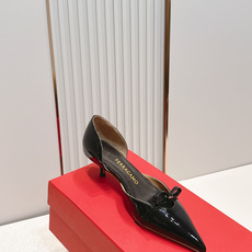 FERRAGAMO菲拉格慕🔳𝟐𝟔𝐀𝐖春夏新品蝴蝶结猫跟中空单鞋凉鞋|优雅通勤诗篇!利落尖头勾勒精致柔雅线 FERRAGAMO菲拉格慕🔳𝟐𝟔𝐀𝐖春夏新品蝴蝶结猫跟中空单鞋凉鞋|优雅通勤诗篇!利落尖头勾勒精致柔雅线