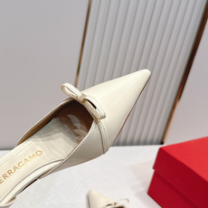 FERRAGAMO菲拉格慕🔳𝟐𝟔𝐀𝐖春夏新品蝴蝶结猫跟中空单鞋凉鞋|优雅通勤诗篇!利落尖头勾勒精致柔雅线 FERRAGAMO菲拉格慕🔳𝟐𝟔𝐀𝐖春夏新品蝴蝶结猫跟中空单鞋凉鞋|优雅通勤诗篇!利落尖头勾勒精致柔雅线