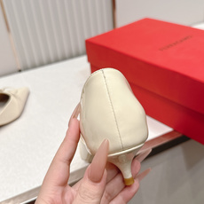 FERRAGAMO菲拉格慕🔳𝟐𝟔𝐀𝐖春夏新品蝴蝶结猫跟中空单鞋凉鞋|优雅通勤诗篇!利落尖头勾勒精致柔雅线 FERRAGAMO菲拉格慕🔳𝟐𝟔𝐀𝐖春夏新品蝴蝶结猫跟中空单鞋凉鞋|优雅通勤诗篇!利落尖头勾勒精致柔雅线