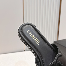 CHANEL香奈儿26s新款编织麻绳底凉拖鞋简约又难以抗拒系 搭配展现与众不同的穿搭风格、自由混搭闪耀到 CHANEL香奈儿26s新款编织麻绳底凉拖鞋简约又难以抗拒系 搭配展现与众不同的穿搭风格、自由混搭闪耀到
