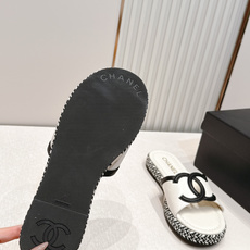 CHANEL香奈儿26s新款编织麻绳底凉拖鞋简约又难以抗拒系 搭配展现与众不同的穿搭风格、自由混搭闪耀到 CHANEL香奈儿26s新款编织麻绳底凉拖鞋简约又难以抗拒系 搭配展现与众不同的穿搭风格、自由混搭闪耀到