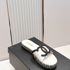 CHANEL香奈儿26s新款编织麻绳底凉拖鞋简约又难以抗拒系 搭配展现与众不同的穿搭风格、自由混搭闪耀到 CHANEL香奈儿26s新款编织麻绳底凉拖鞋简约又难以抗拒系 搭配展现与众不同的穿搭风格、自由混搭闪耀到