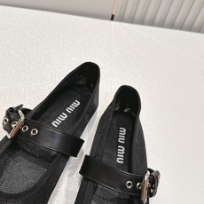 MiuMiu 缪缪F法式仙女风玛丽珍平底鞋单鞋网纱芭蕾舞鞋芭蕾平底鞋亮相2026春夏时装秀,焕新演绎Mi MiuMiu 缪缪F法式仙女风玛丽珍平底鞋单鞋网纱芭蕾舞鞋芭蕾平底鞋亮相2026春夏时装秀,焕新演绎Mi