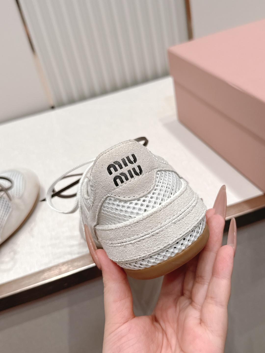 MiuMiu 缪缪 26ss新款系带网面休闲鞋德训鞋经典升级 复古做旧时尚 简约高级 随意搭配 上脚 MiuMiu 缪缪 26ss新款系带网面休闲鞋德训鞋经典升级 复古做旧时尚 简约高级 随意搭配 上脚