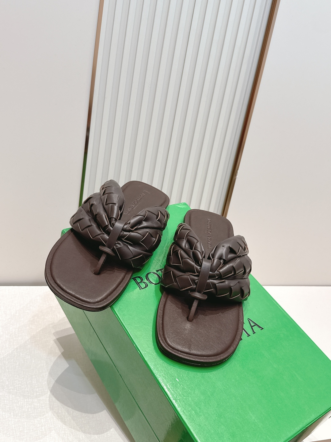 顶级版本 BV SamPieri Flat Thong 编织 夹趾拖鞋这款拖鞋经典款 简直bv最新天花板