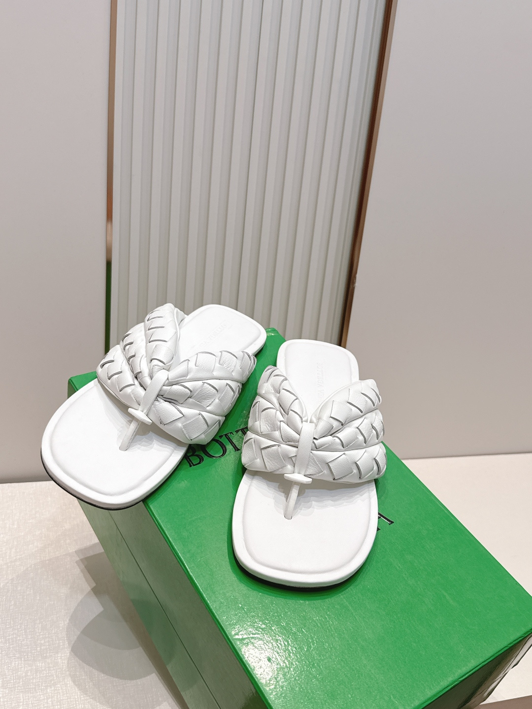顶级版本 BV SamPieri Flat Thong 编织 夹趾拖鞋这款拖鞋经典款 简直bv最新天花板