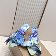 ChristinLouboutin/CL26WF新品彩色真丝蝴蝶结绑带高跟凉鞋 把夏日繁花揉进真丝里 ChristinLouboutin/CL26WF新品彩色真丝蝴蝶结绑带高跟凉鞋 把夏日繁花揉进真丝里