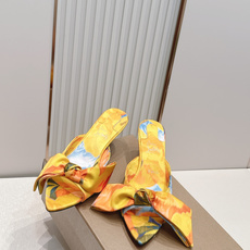 ChristinLouboutin/CL26WF新品彩色真丝蝴蝶结绑带高跟凉鞋 把夏日繁花揉进真丝里 ChristinLouboutin/CL26WF新品彩色真丝蝴蝶结绑带高跟凉鞋 把夏日繁花揉进真丝里