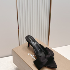 ChristinLouboutin/CL26WF新品彩色真丝蝴蝶结绑带高跟凉鞋 把夏日繁花揉进真丝里 ChristinLouboutin/CL26WF新品彩色真丝蝴蝶结绑带高跟凉鞋 把夏日繁花揉进真丝里