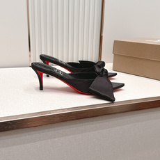 ChristinLouboutin/CL26WF新品彩色真丝蝴蝶结绑带高跟凉鞋 把夏日繁花揉进真丝里 ChristinLouboutin/CL26WF新品彩色真丝蝴蝶结绑带高跟凉鞋 把夏日繁花揉进真丝里