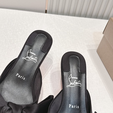 ChristinLouboutin/CL26WF新品彩色真丝蝴蝶结绑带高跟凉鞋 把夏日繁花揉进真丝里 ChristinLouboutin/CL26WF新品彩色真丝蝴蝶结绑带高跟凉鞋 把夏日繁花揉进真丝里