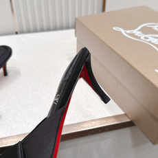 ChristinLouboutin/CL26WF新品彩色真丝蝴蝶结绑带高跟凉鞋 把夏日繁花揉进真丝里 ChristinLouboutin/CL26WF新品彩色真丝蝴蝶结绑带高跟凉鞋 把夏日繁花揉进真丝里