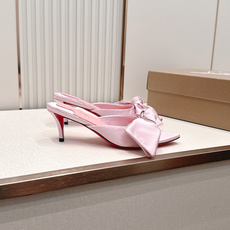 ChristinLouboutin/CL26WF新品彩色真丝蝴蝶结绑带高跟凉鞋 把夏日繁花揉进真丝里 ChristinLouboutin/CL26WF新品彩色真丝蝴蝶结绑带高跟凉鞋 把夏日繁花揉进真丝里