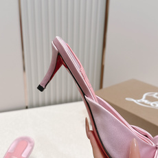 ChristinLouboutin/CL26WF新品彩色真丝蝴蝶结绑带高跟凉鞋 把夏日繁花揉进真丝里 ChristinLouboutin/CL26WF新品彩色真丝蝴蝶结绑带高跟凉鞋 把夏日繁花揉进真丝里