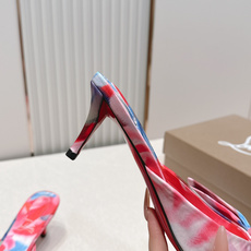 ChristinLouboutin/CL26WF新品彩色真丝蝴蝶结绑带高跟凉鞋 把夏日繁花揉进真丝里 ChristinLouboutin/CL26WF新品彩色真丝蝴蝶结绑带高跟凉鞋 把夏日繁花揉进真丝里
