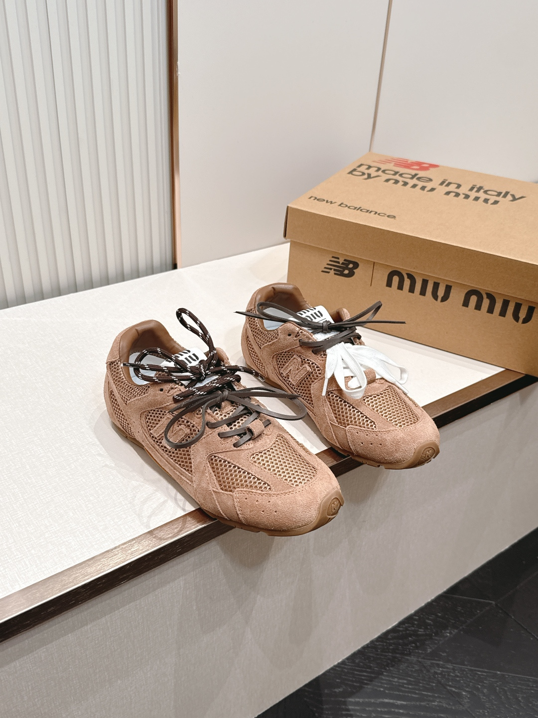 2026新色系  缪缪miumiu+new balance新百伦联名款  阿甘鞋 德训鞋 复古时尚  简