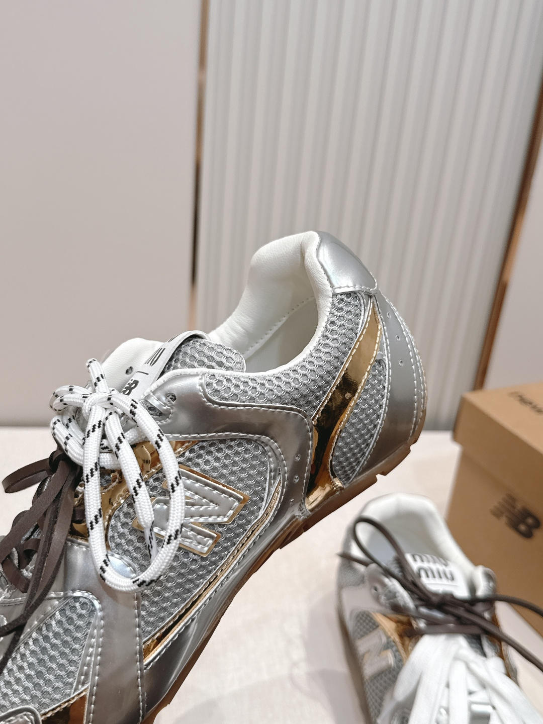 2026新色系  缪缪miumiu+new balance新百伦联名款  阿甘鞋 德训鞋 复古时尚  简