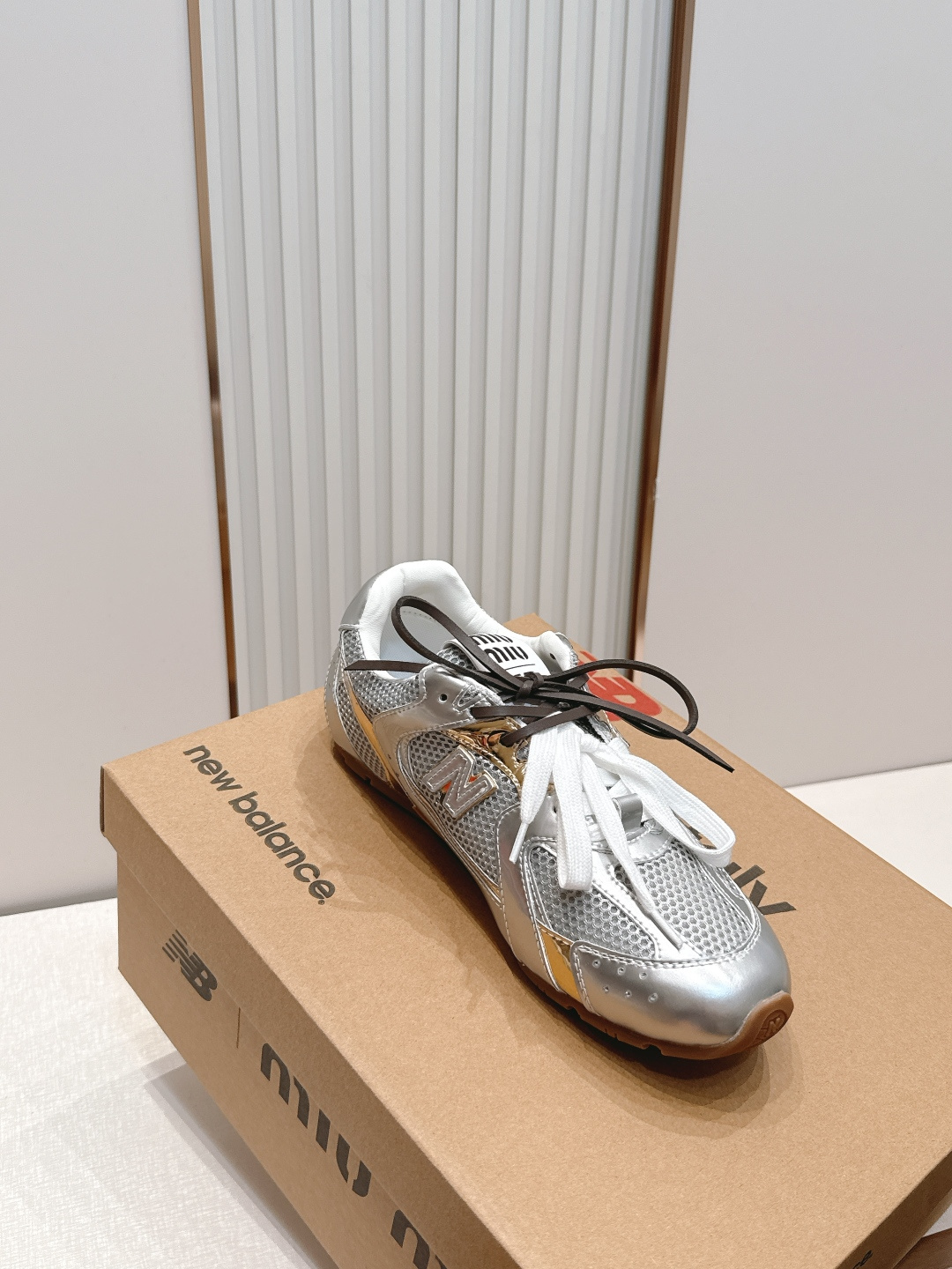 2026新色系  缪缪miumiu+new balance新百伦联名款  阿甘鞋 德训鞋 复古时尚  简