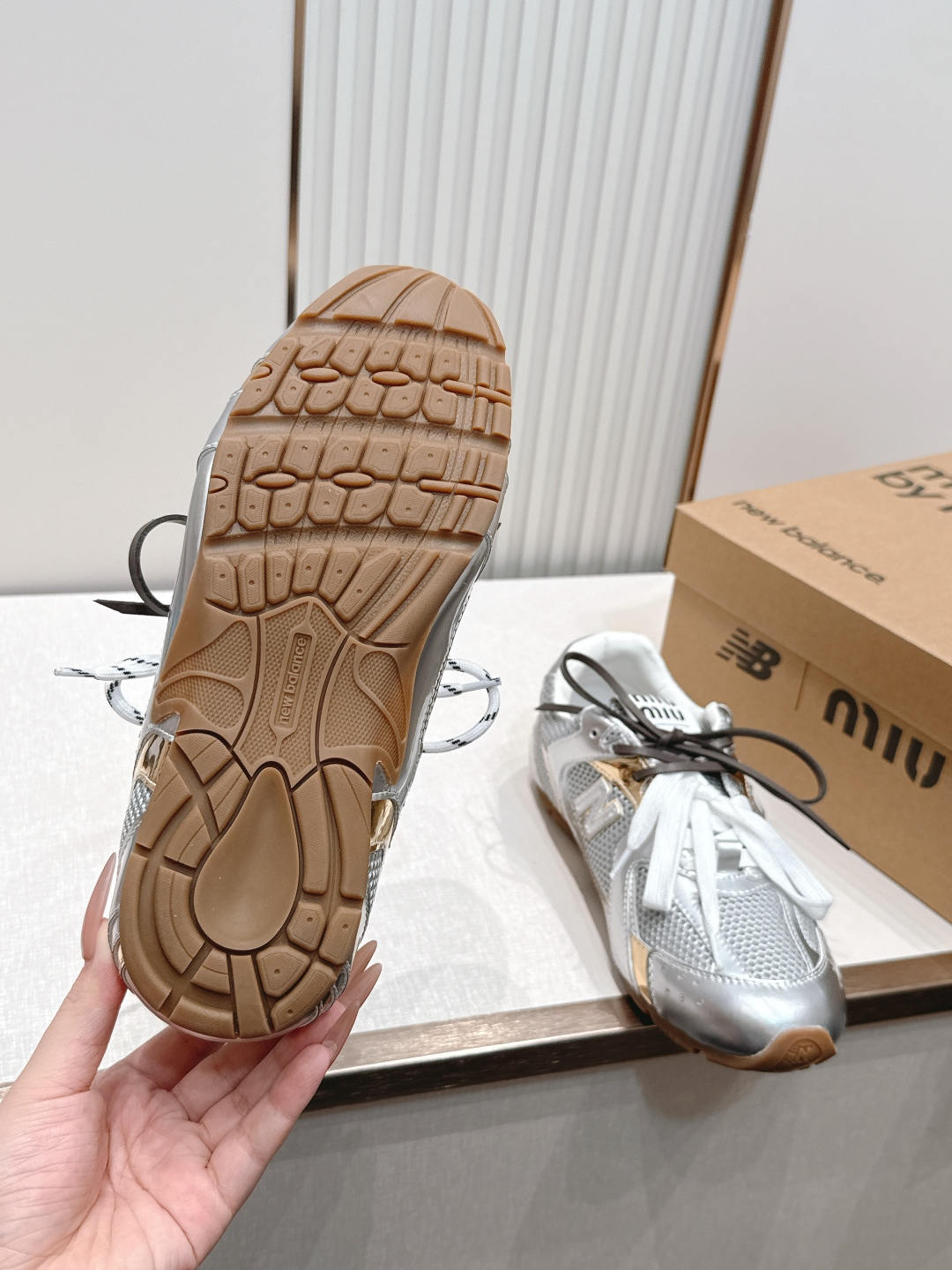 2026新色系  缪缪miumiu+new balance新百伦联名款  阿甘鞋 德训鞋 复古时尚  简
