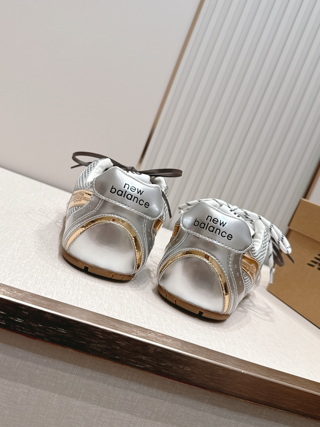 2026新色系  缪缪miumiu+new balance新百伦联名款  阿甘鞋 德训鞋 复古时尚  简