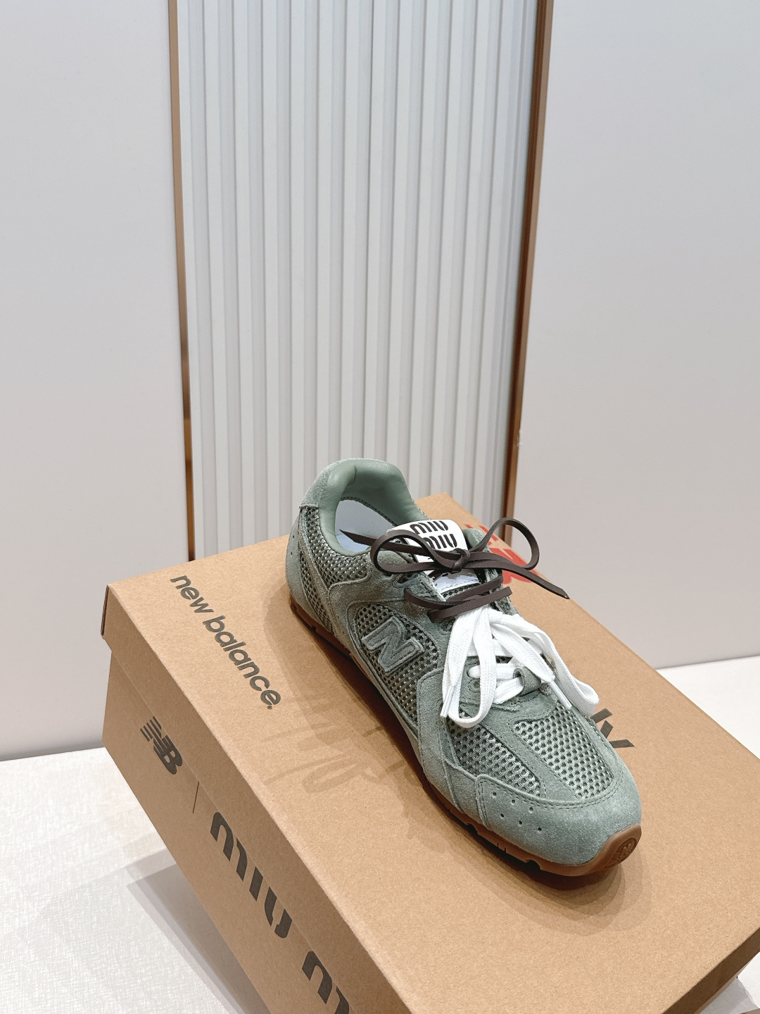 2026新色系  缪缪miumiu+new balance新百伦联名款  阿甘鞋 德训鞋 复古时尚  简