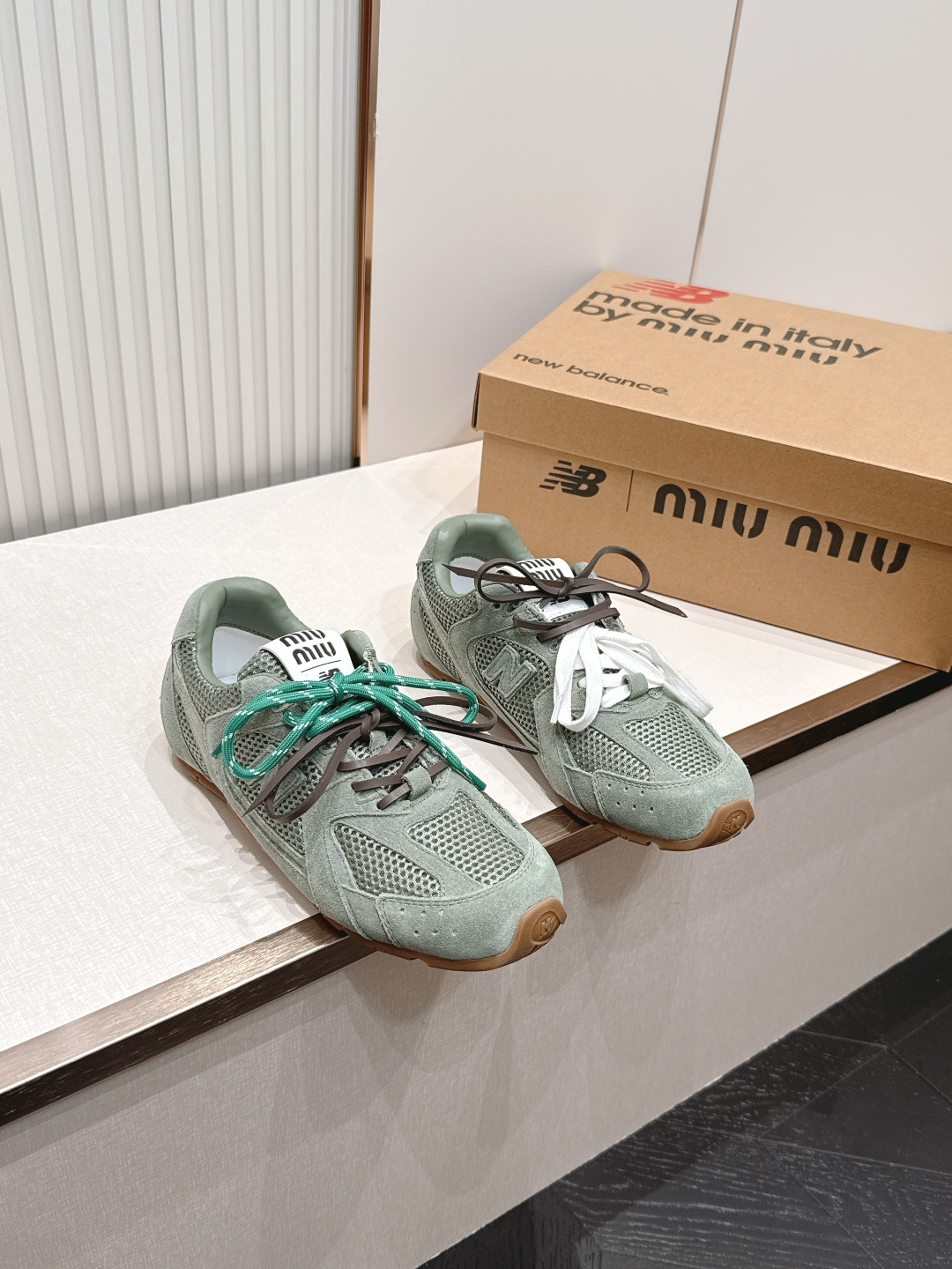 2026新色系  缪缪miumiu+new balance新百伦联名款  阿甘鞋 德训鞋 复古时尚  简