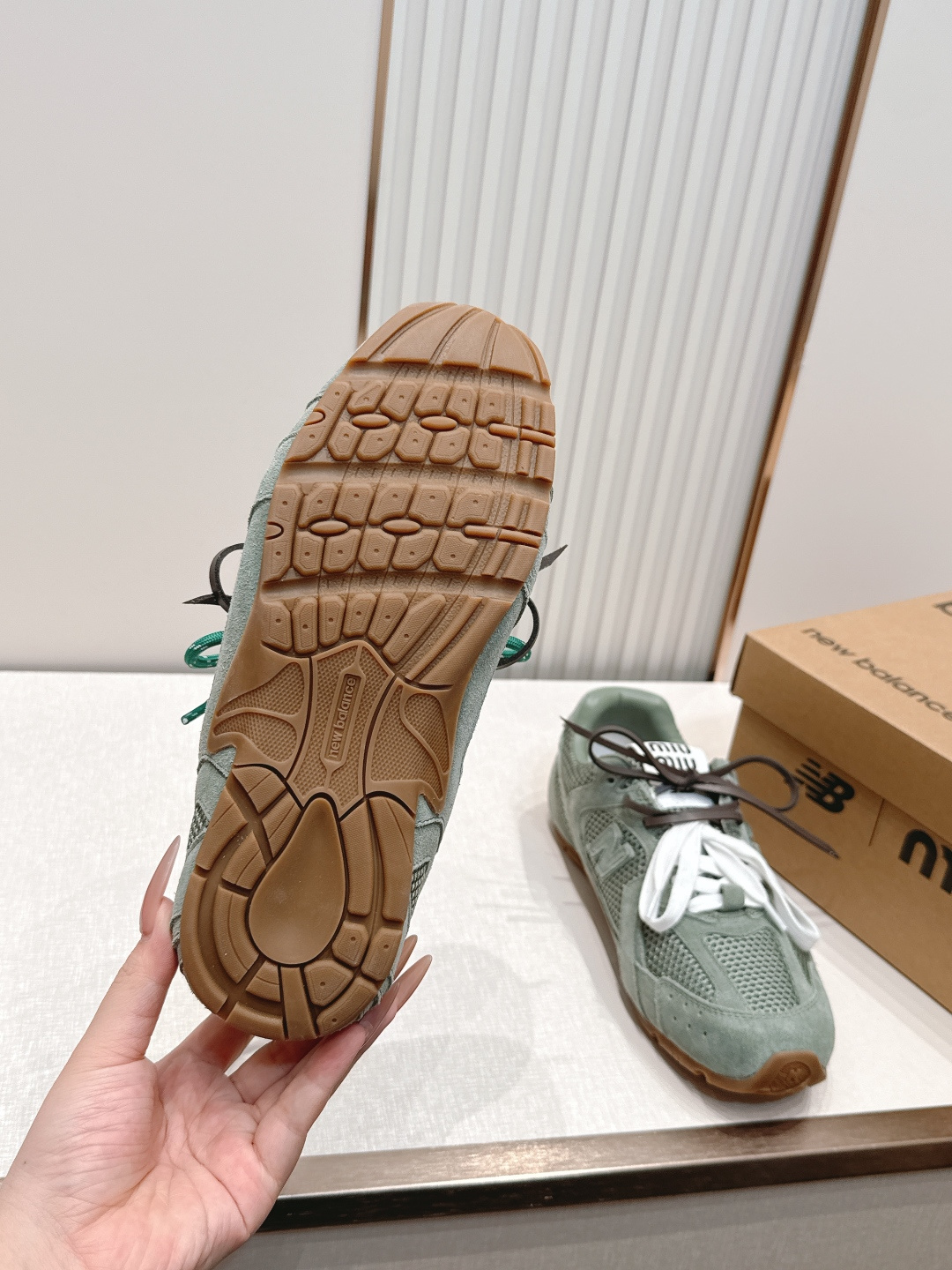 2026新色系  缪缪miumiu+new balance新百伦联名款  阿甘鞋 德训鞋 复古时尚  简