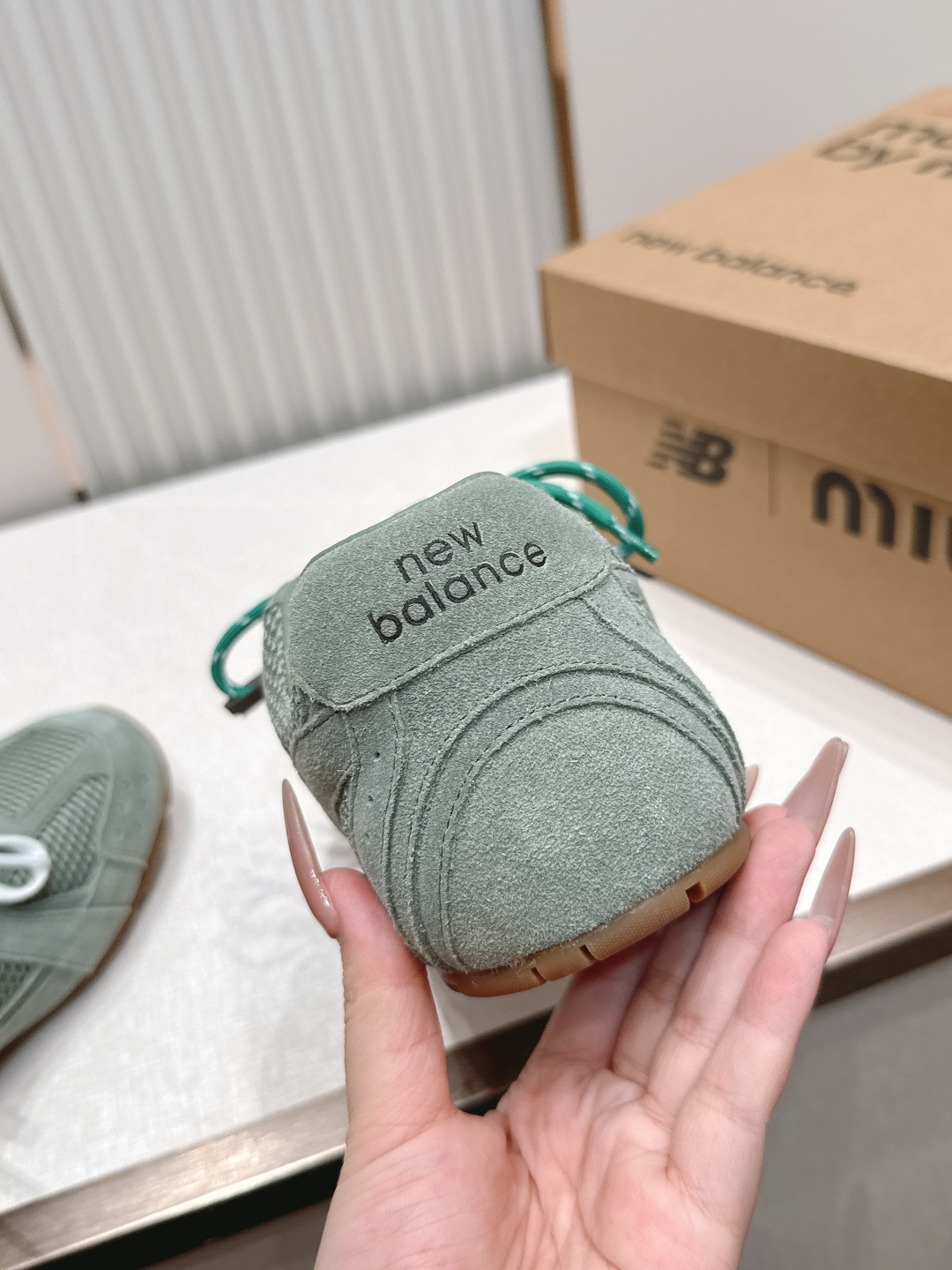 2026新色系  缪缪miumiu+new balance新百伦联名款  阿甘鞋 德训鞋 复古时尚  简